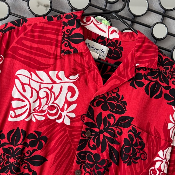 ⚡️HP⚡️Vintage Bishop St.  Hawaiian print shirt 🌺 - Picture 2 of 5